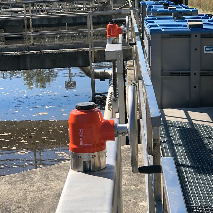 Installation example with hand wheel - sewage treatment plant