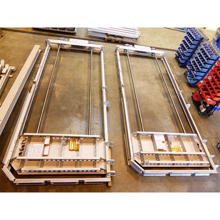 Two XL3 2280 x 1000 mm, for channel width 4580 mm. Possible flooding of the plate 1.5 m
